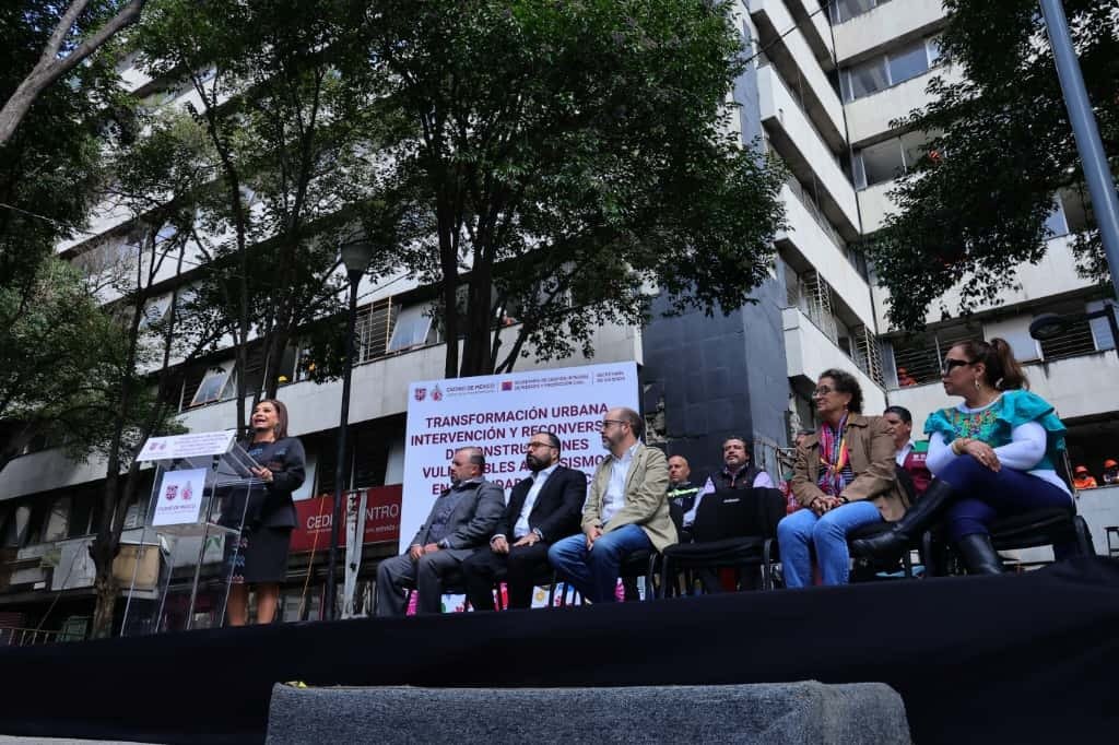 Ponen en marcha programa de demolición de edificios afectados por sismos de 1985 y 2017