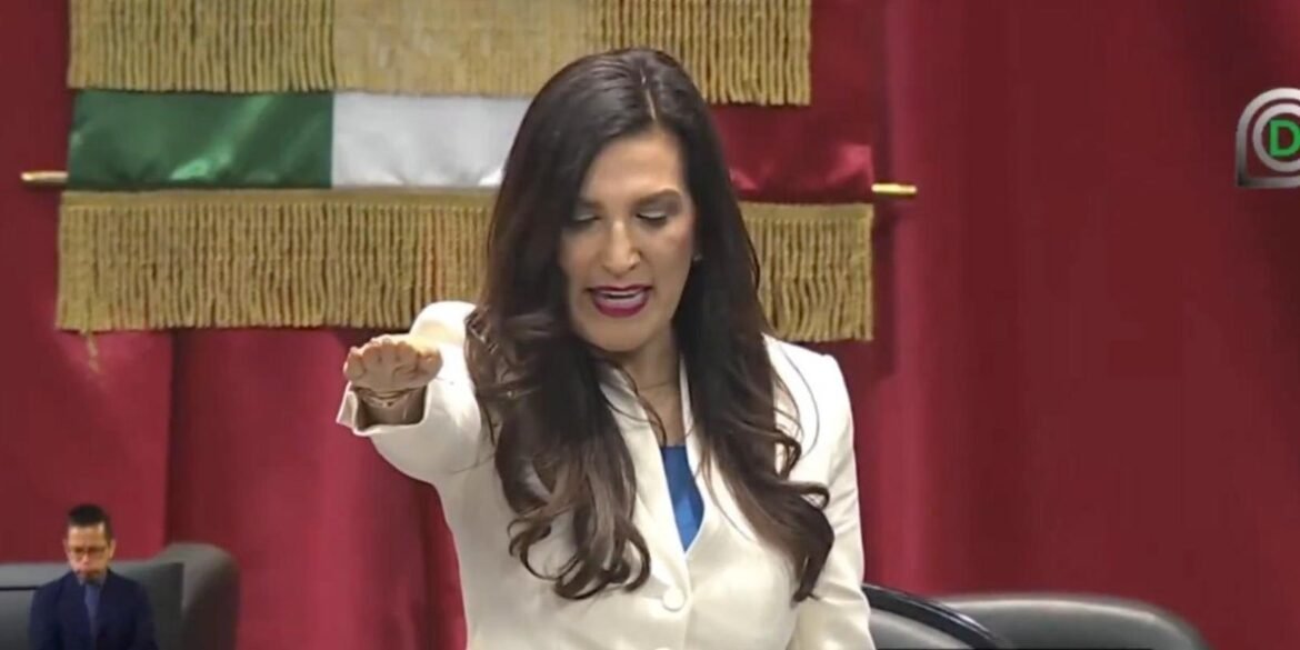 Asume Kenia López la presidencia de la Mesa Directiva de la Cámara de Diputados
