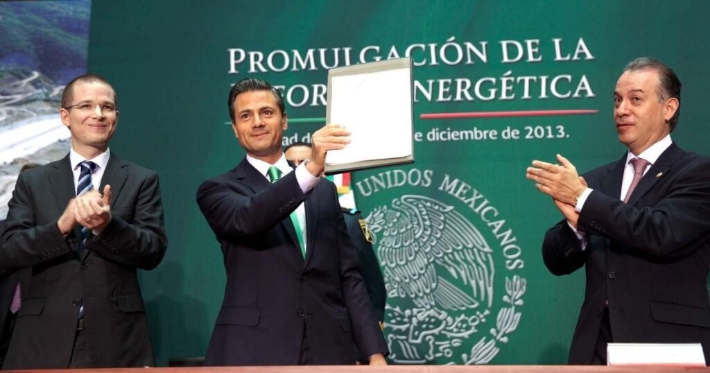 El huachicol fiscal: El saqueo invisible que nos roba a mano armada