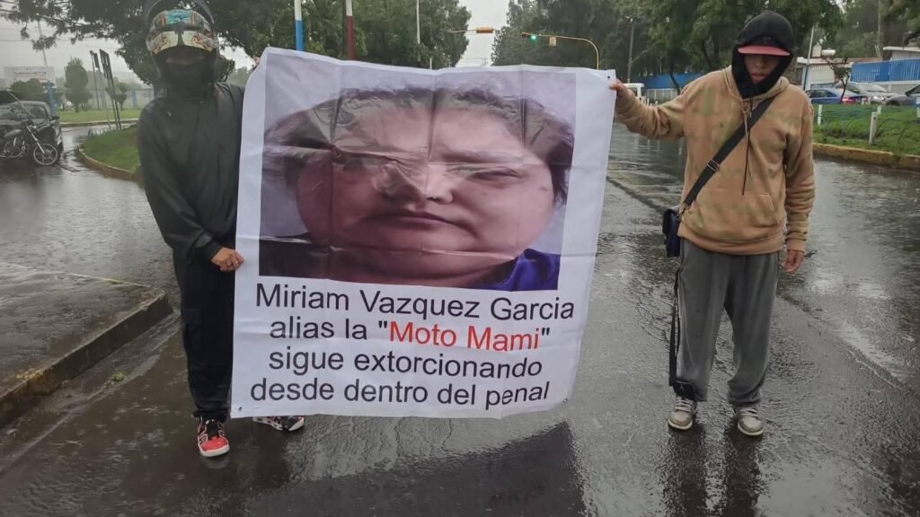 Bloqueos en Texcoco para exigir traslado de interna del Molino de Flores