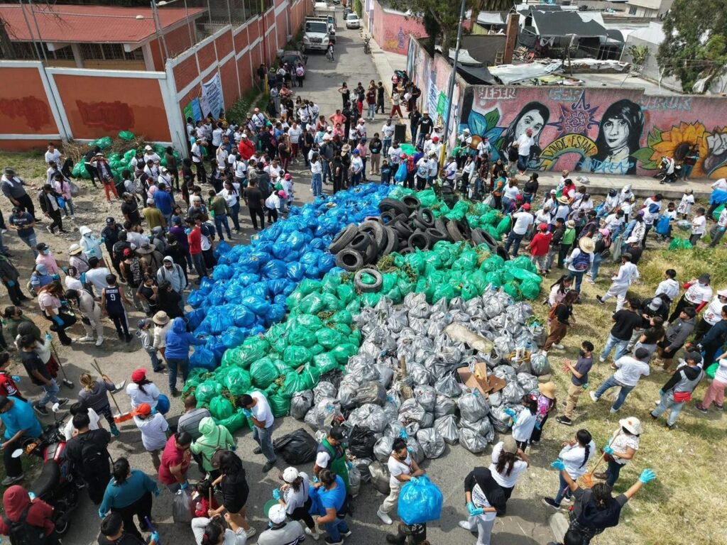 Buscan imponer récord Guinness con 150 mil personas en jornada de limpieza