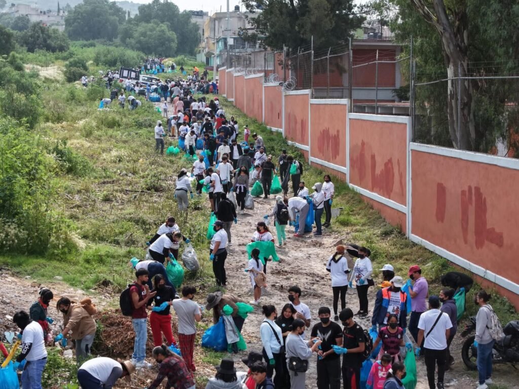 Buscan imponer récord Guinness con 150 mil personas en jornada de limpieza