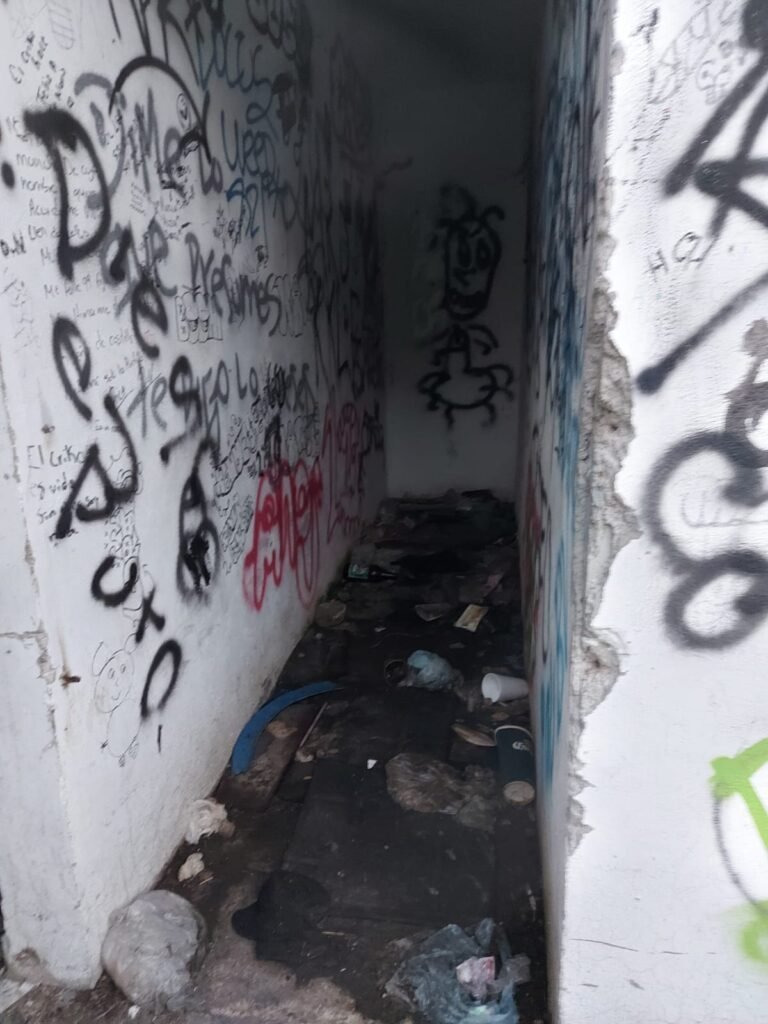 Vecinos denuncian abandono de espacios públicos en Cuatro Vientos