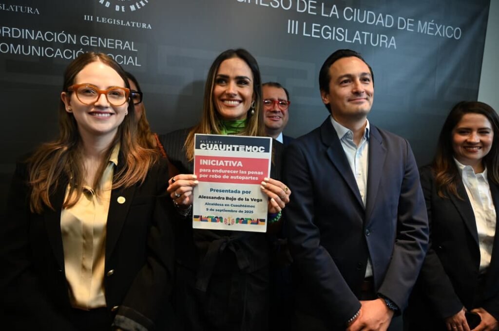Ale Rojo de la Vega presenta iniciativa “Antirrobo de Autopartes” ante el Congreso de la CDMX