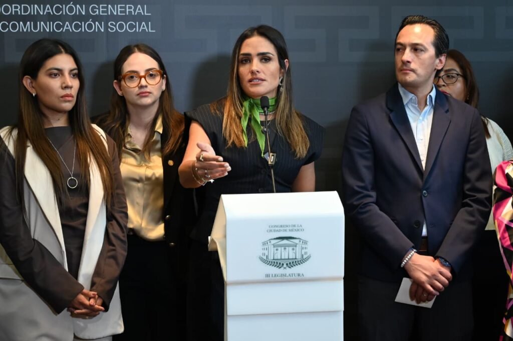 Ale Rojo de la Vega presenta iniciativa “Antirrobo de Autopartes” ante el Congreso de la CDMX