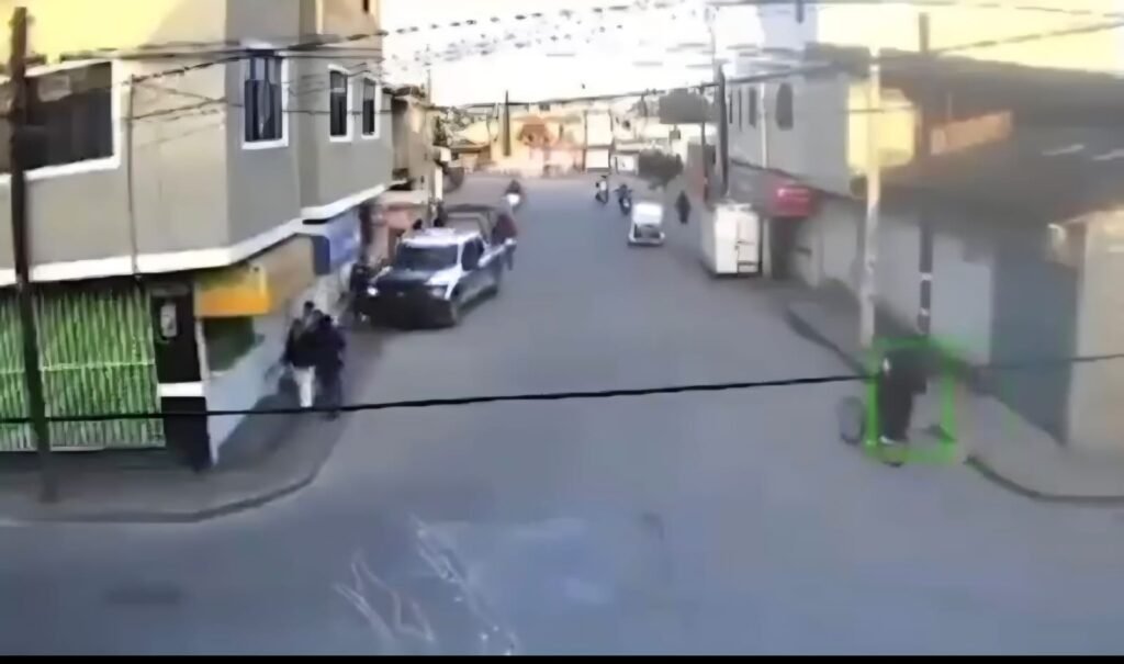Atropella patrulla de Chimalhuacán a madre e hija