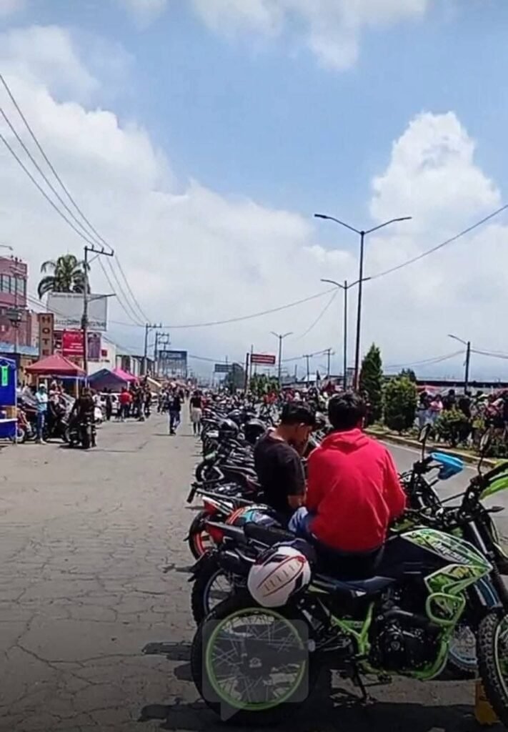 Motociclistas generan caos en avenida principal de Ixtapaluca con aval del gobierno municipal