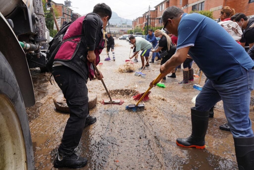A marchas forzadas atienden afectaciones por lluvias