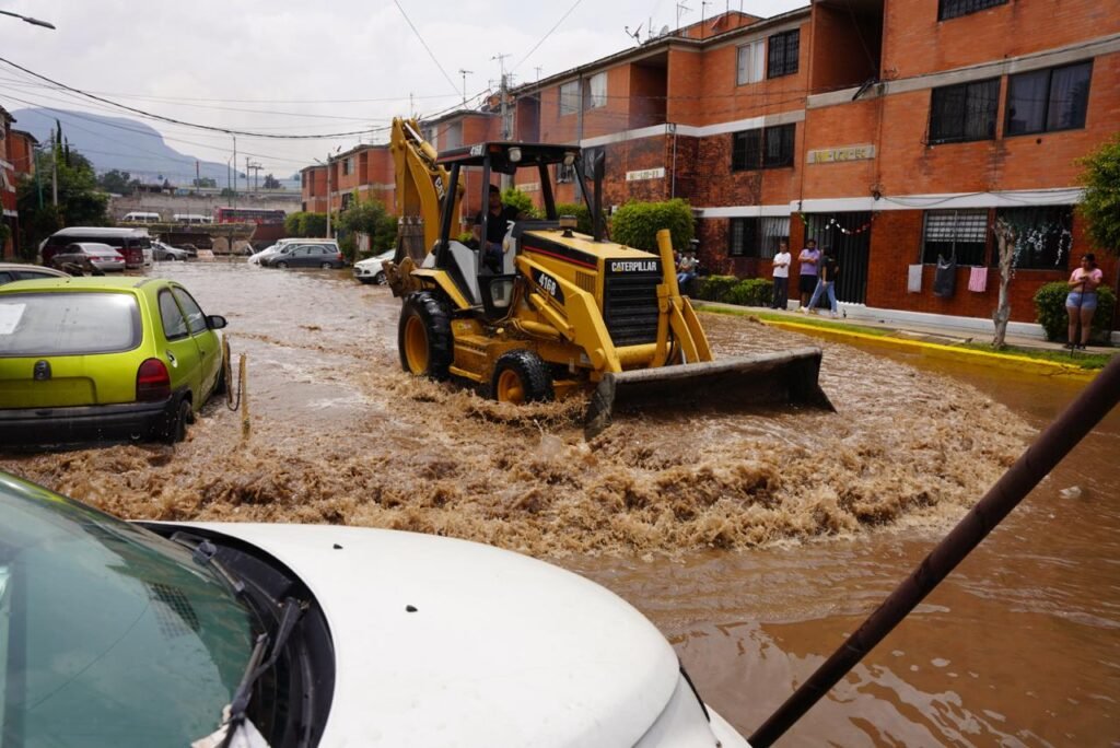 A marchas forzadas atienden afectaciones por lluvias