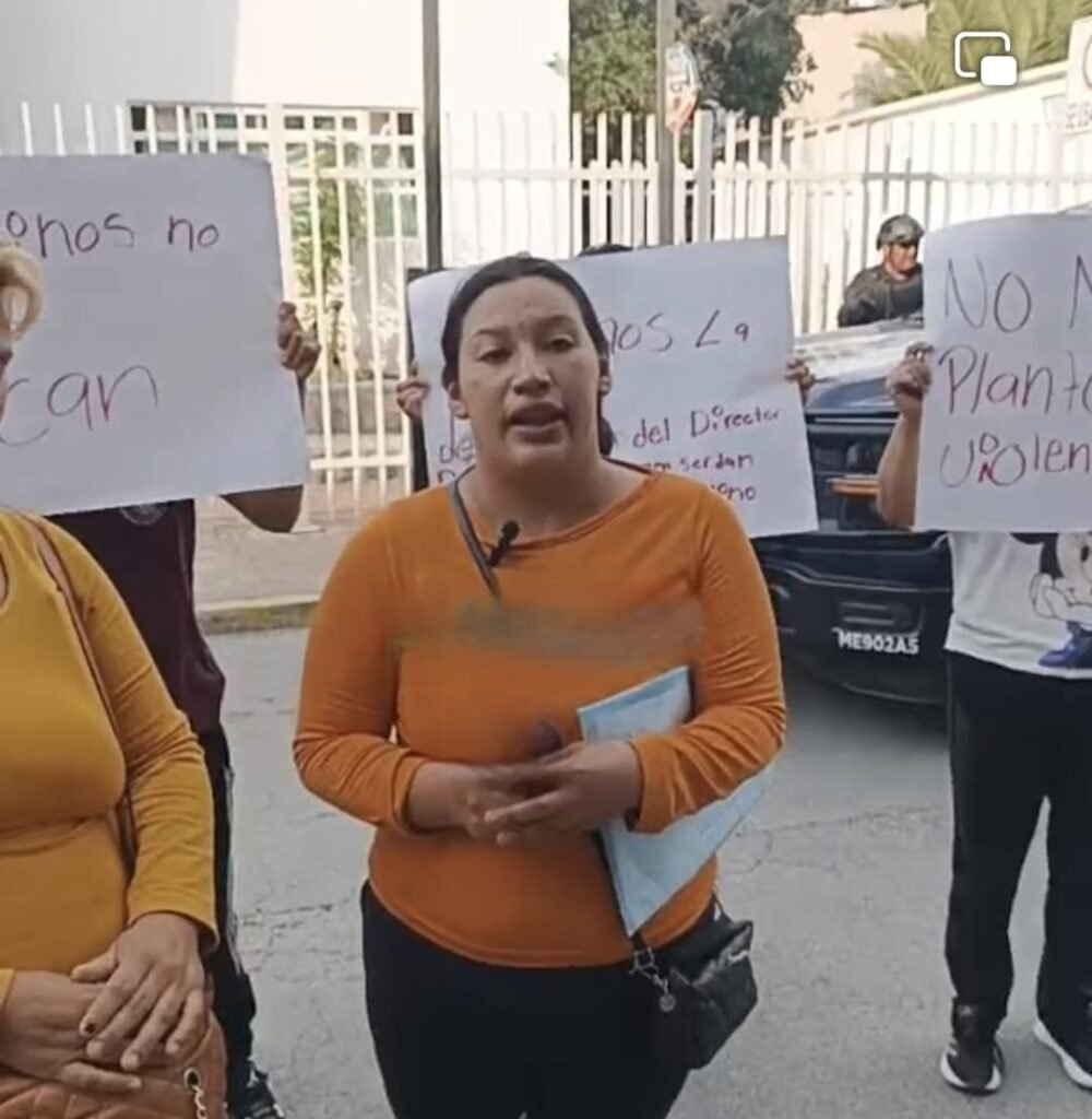 Denuncian abuso a menor en primaria de Chalco; padres exigen justicia