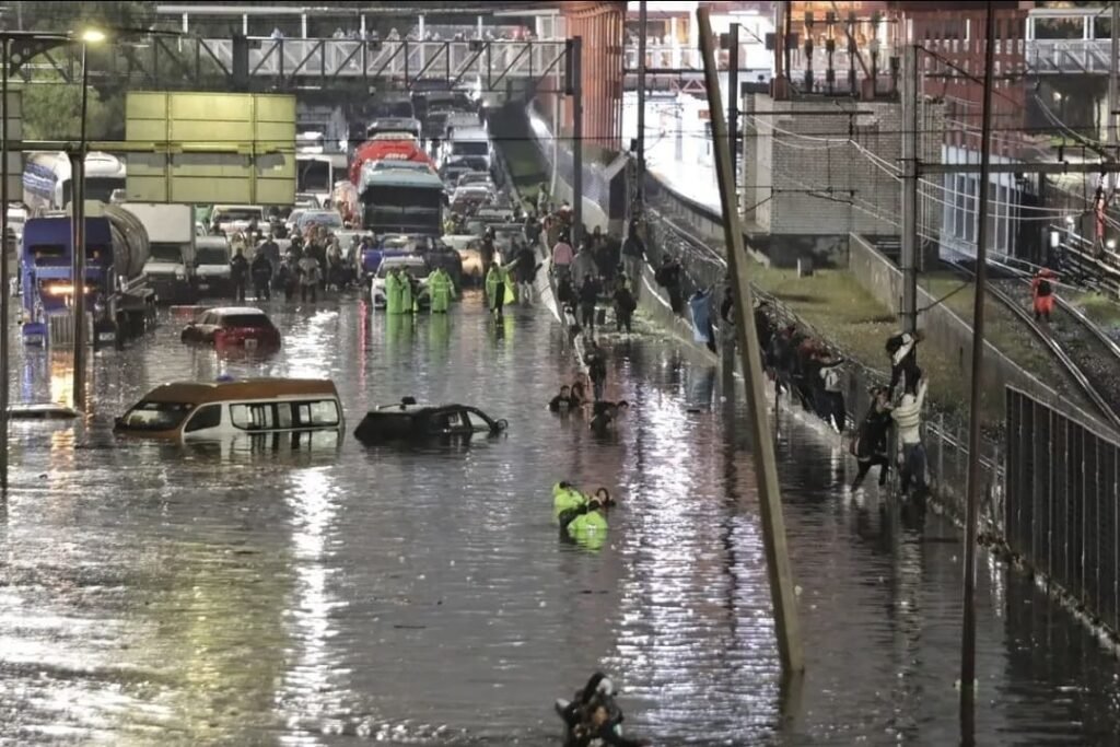 Inundaciones golpean Nezahualcóyotl, Ecatepec, Los Reyes La Paz e Iztapalapa: hogares, avenidas y pobladores al límite