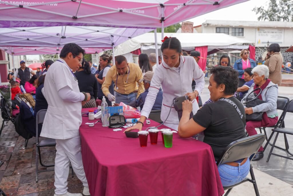 Instalan módulos de vacunación en zonas afectadas por las lluvias
