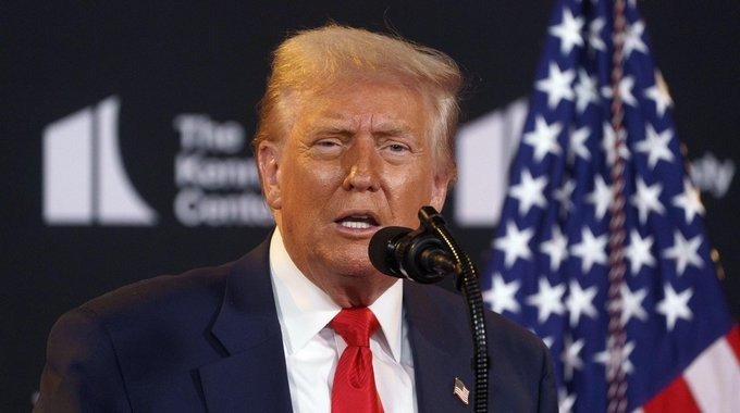 Ordena Trump nuevo ataque contra navío venezolano