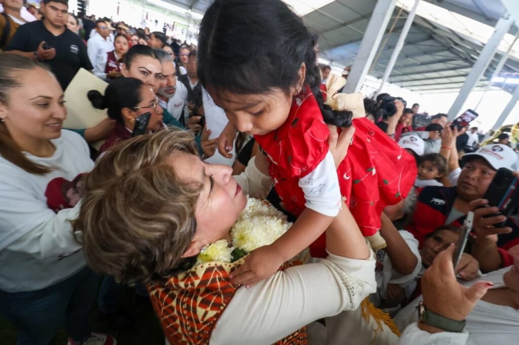 En EdoMéx más de 800 km de caminos del sur rehabilitados: Delfina Gómez