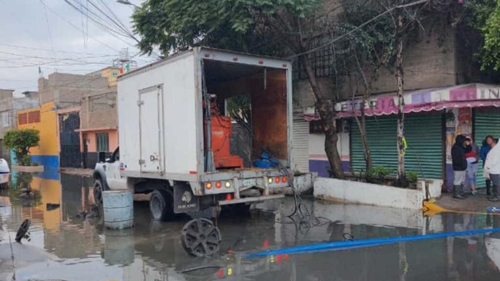 Grupo Tláloc mitiga encharcamientos en Ecatepec, Nezahualcóyotl y La Paz