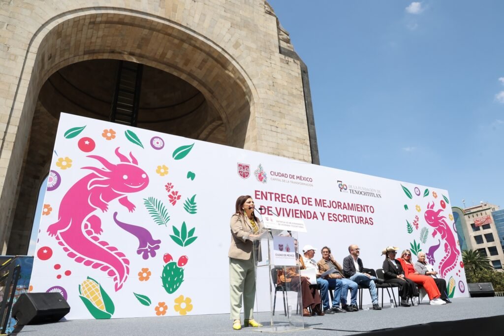 Entrega Clara Brugada más de 6 mil créditos de Mejoramiento de Vivienda