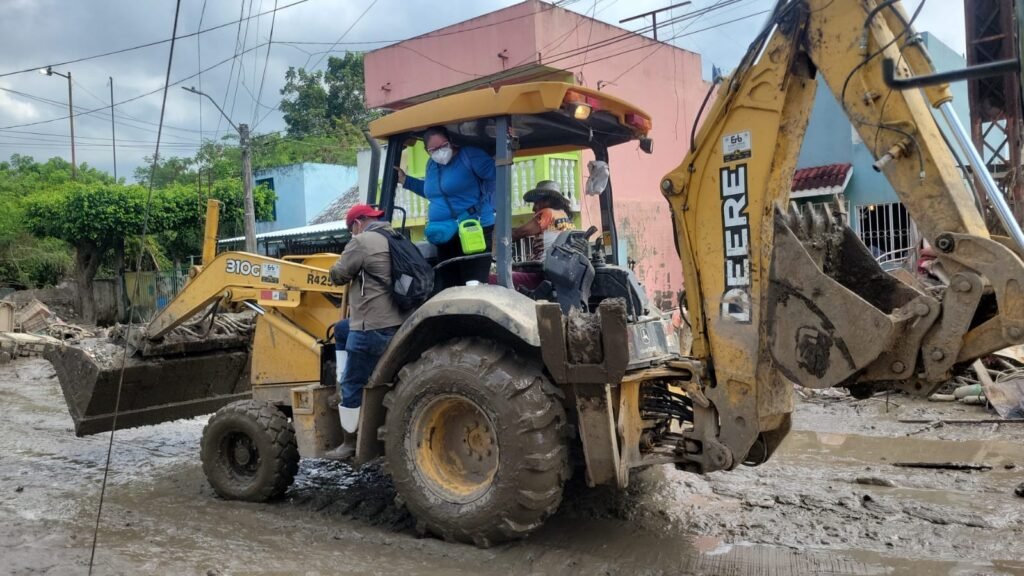 Continúan labores de apoyo en municipios afectados por las lluvias en Veracruz