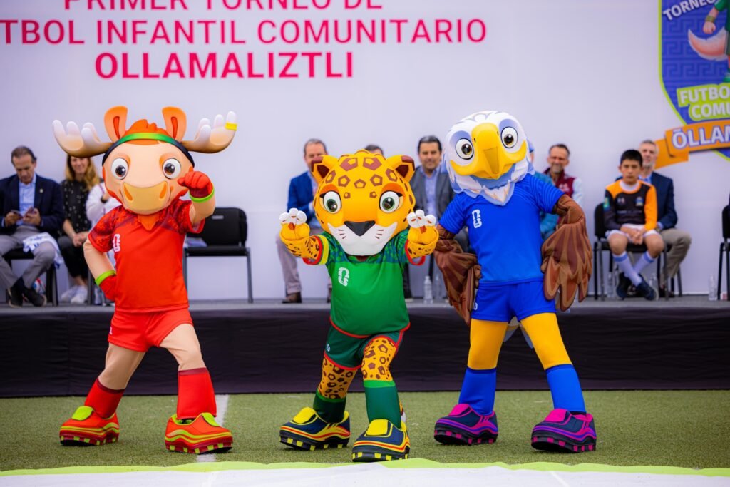 Encabeza Clara Brugada entrega de uniformes a equipos del Torneo Infantil y Juvenil de Futbol