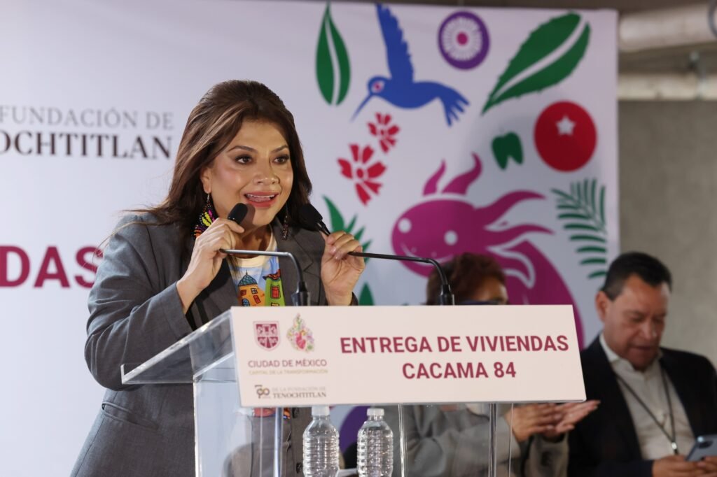 Encabeza Brugada entrega de 40 viviendas sociales en la alcaldía Gustavo A. Madero