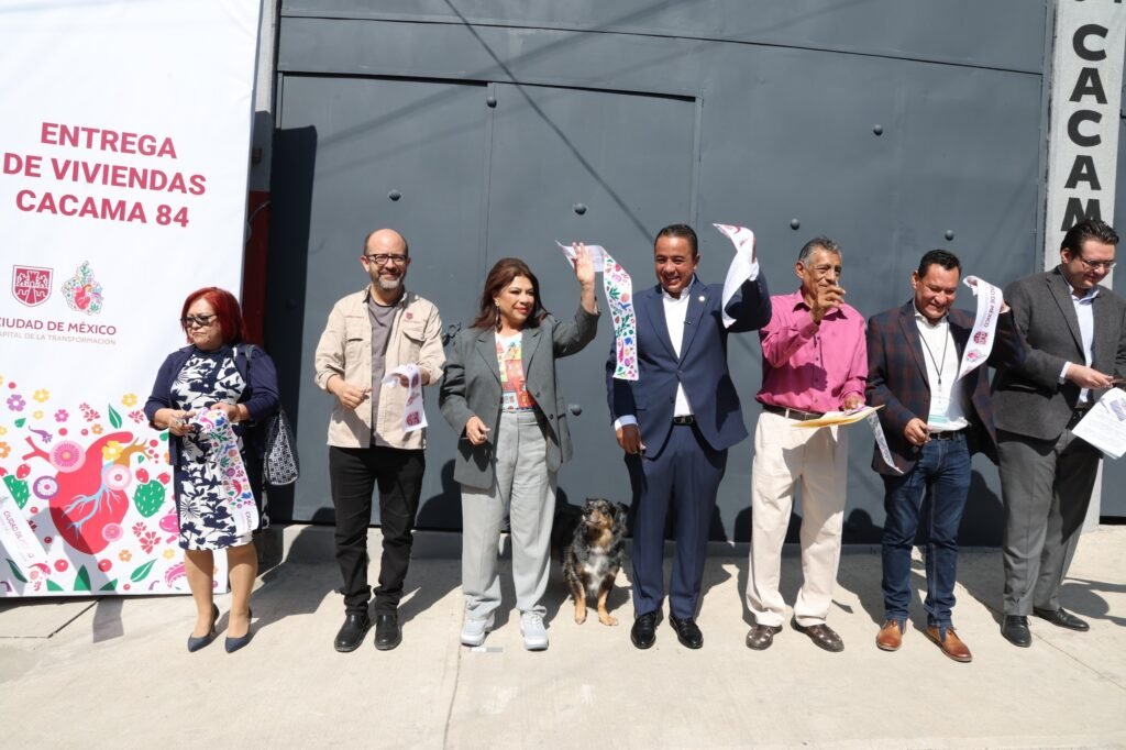 Encabeza Brugada entrega de 40 viviendas sociales en la alcaldía Gustavo A. Madero