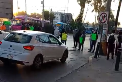 Colapsa tránsito en el Valle de México por bloqueos de piperos