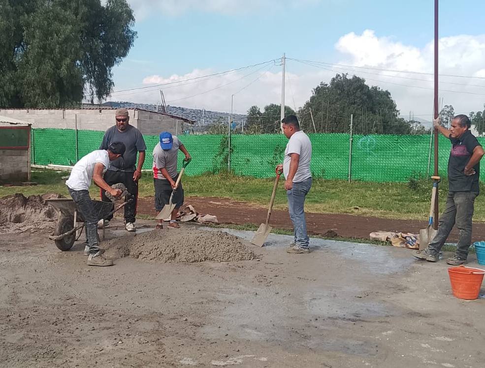 Padres de familia construyen escuela en Chicoloapan ante inacción gubernamental