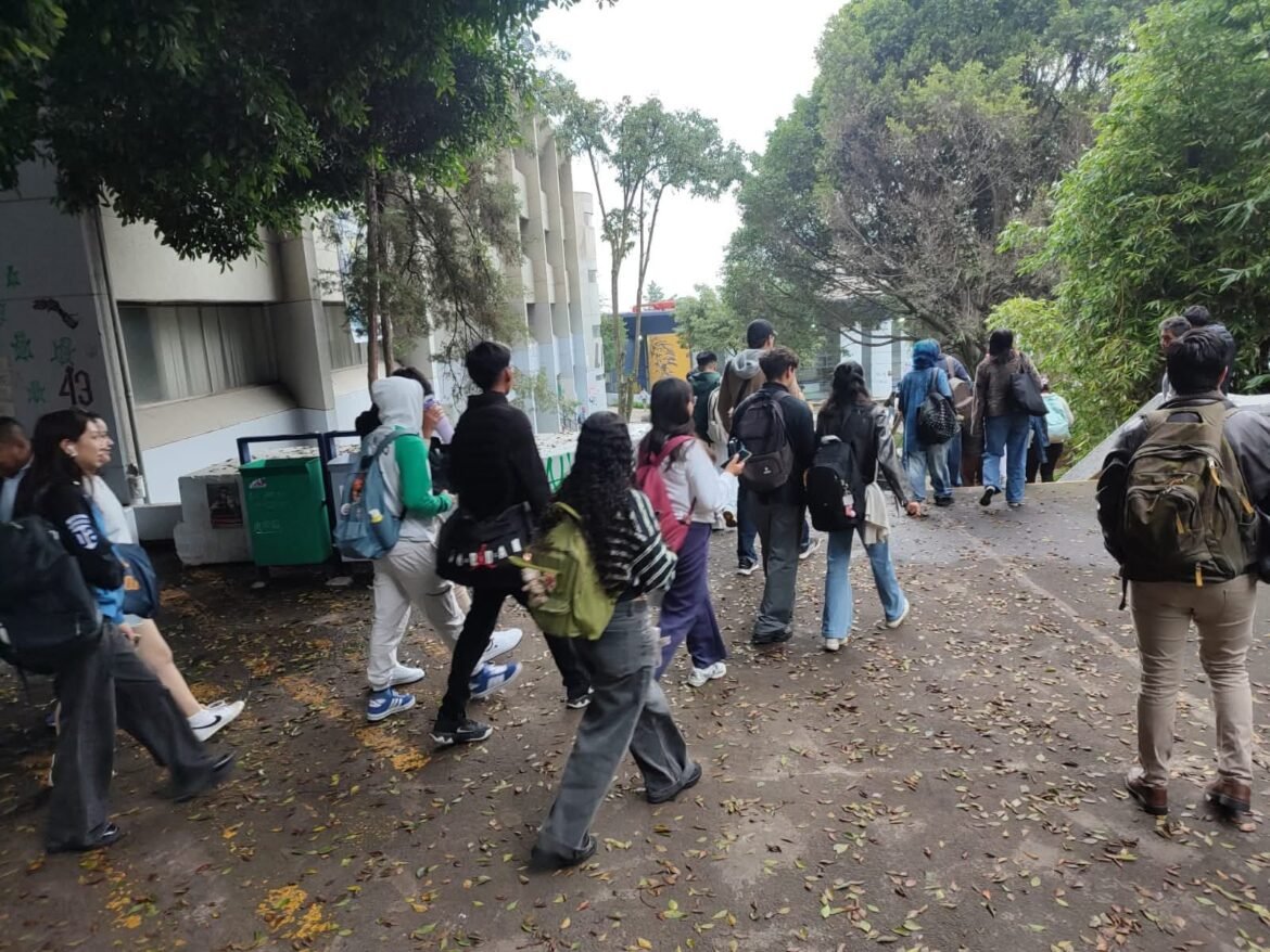 Desalojan Facultad de Ciencias Políticas y Sociales de la UNAM por amenaza de bomba
