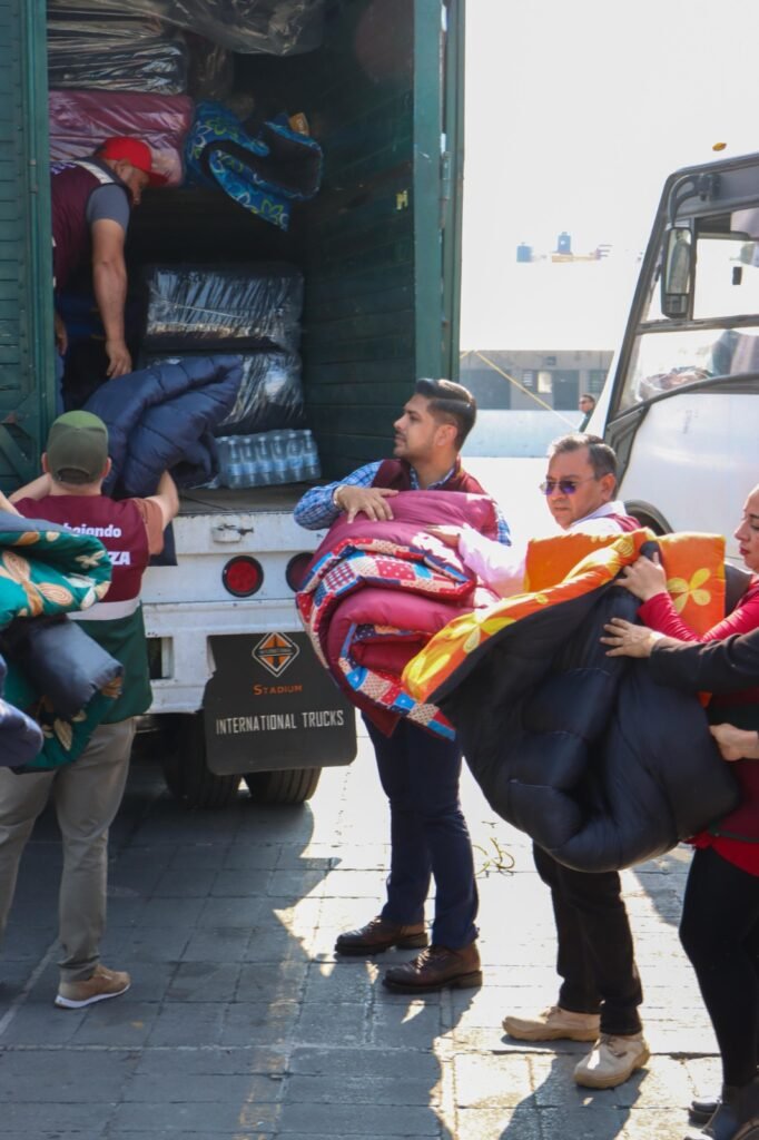 Nezahualcóyotl envía más de 13 toneladas de ayuda a damnificados de Veracruz