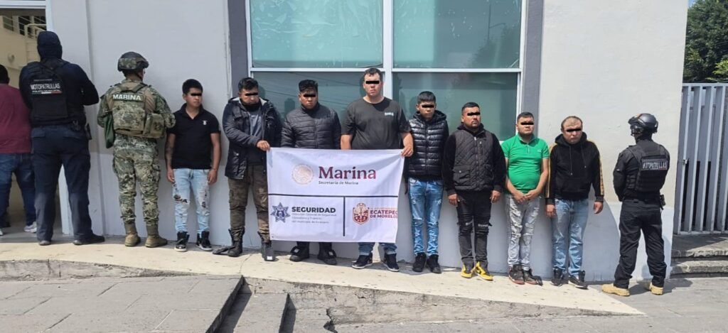 Policía de Ecatepec y Marina detienen a integrantes de Los 300 por extorsión