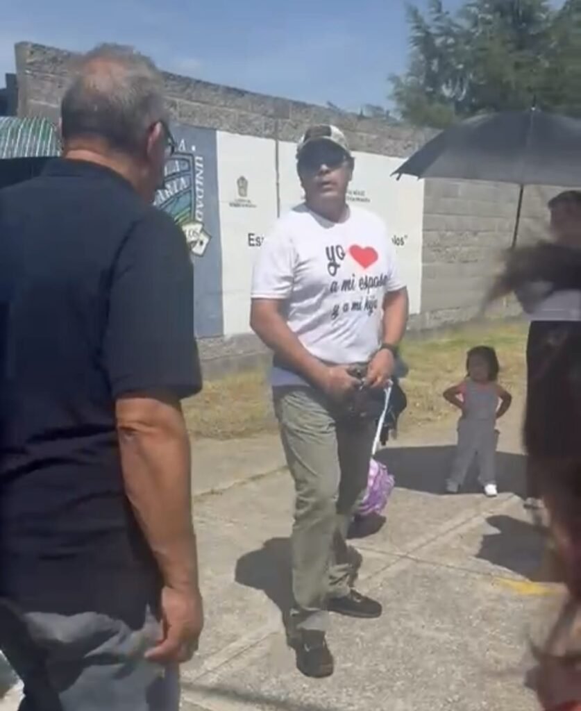 Alarma en Tecámac por hombre que amenaza con arma a estudiante de primaria