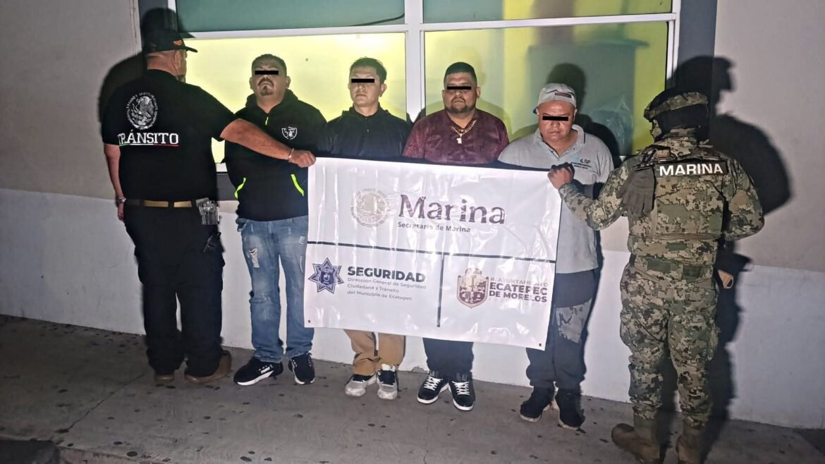 Policía de Ecatepec detiene a cuatro integrantes de la Unión 300 por operar como “montachoques”