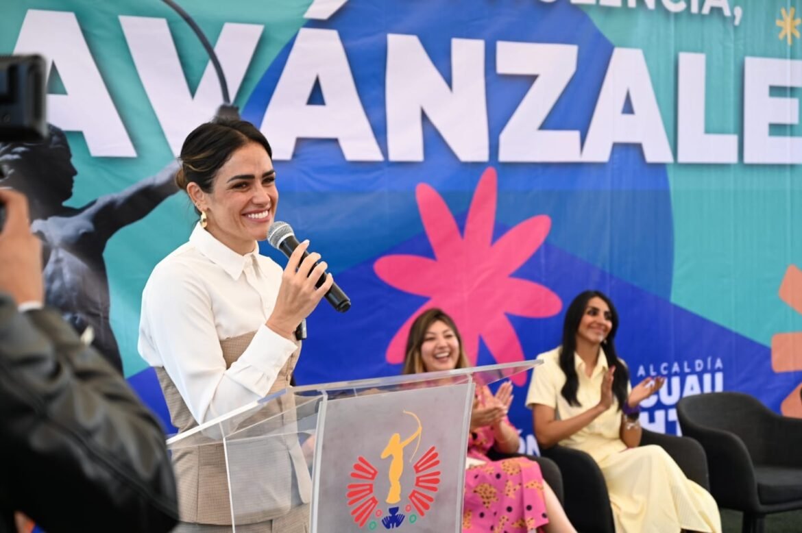 Entrega Ale Rojo de la Vega apoyos de ‘Avánzale’, para impulsar autonomía de mujeres que han vivido violencia