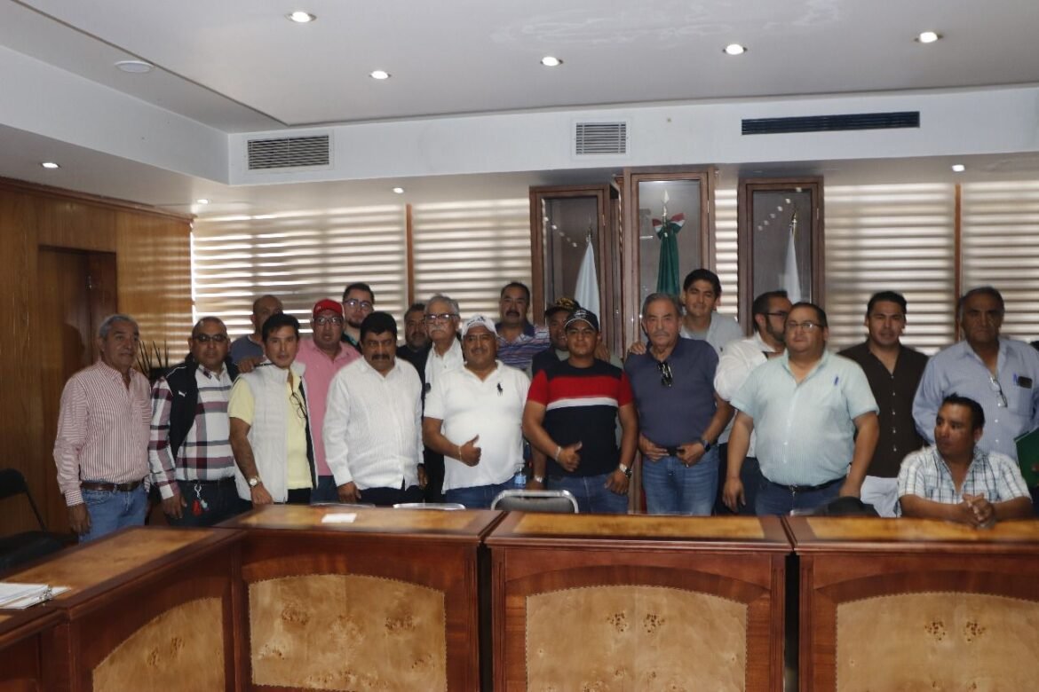 Logran piperos de Texcoco acuerdos para continuar distribuyendo agua con aval de la gobernadora Delfina Gómez