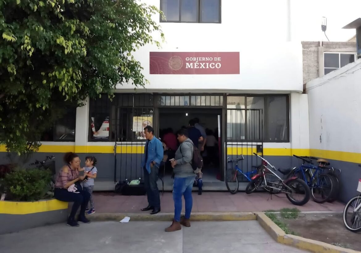 Ciudadanos denuncian maltrato y desorganización en oficina del Bienestar de Nezahualcóyotl