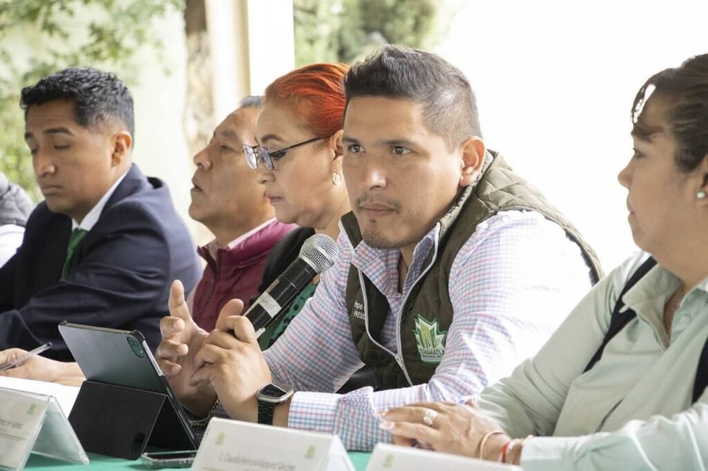 Acusan al alcalde de Temamatla de disparar contra camioneta de transporte público