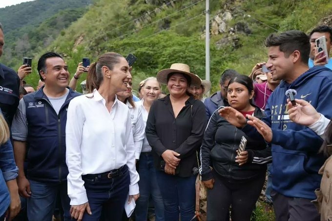 Sheinbaum supervisa labores y apertura de caminos en Querétaro