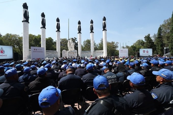 Entrega Clara Brugada reconocimientos a Policías de la CDMX por su desempeño