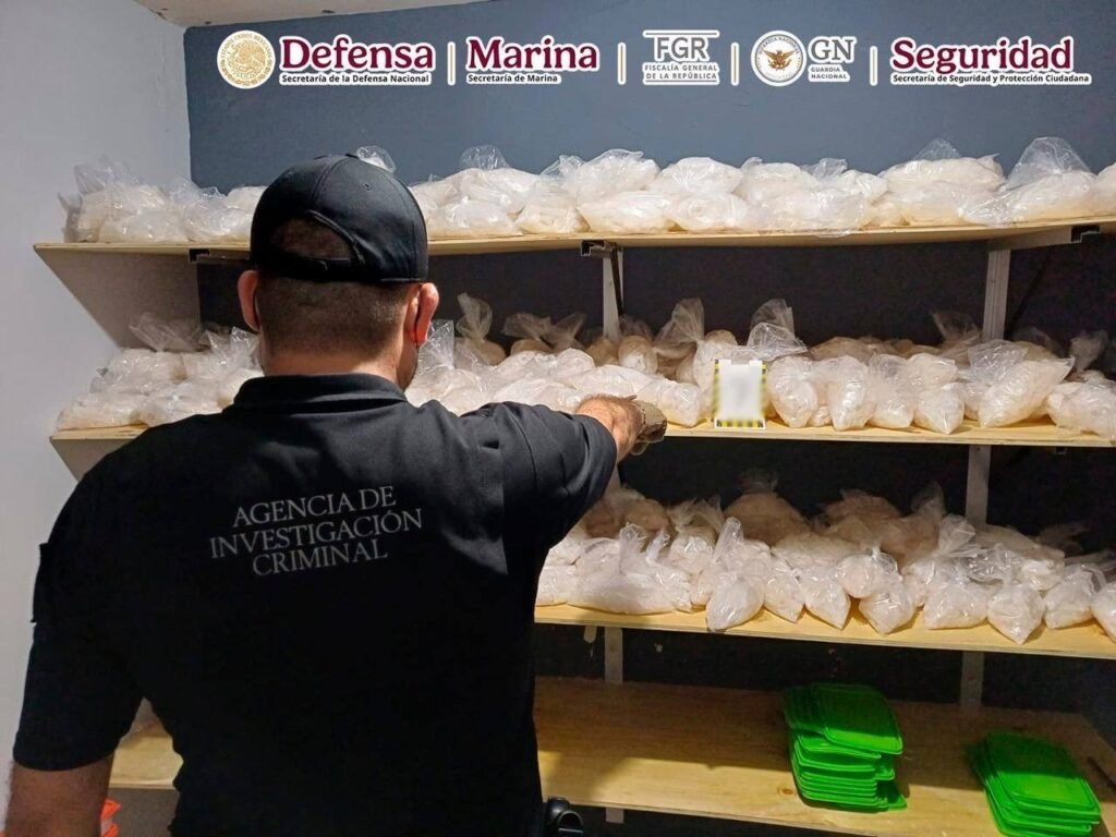 Aseguran 385 kilos y 170 litros de metanfetamina en Sinaloa