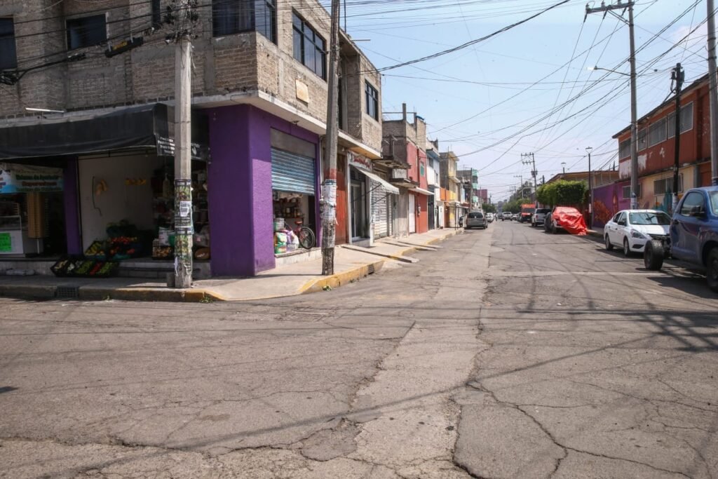 Calles secas en Neza; avanza en limpieza y desinfección