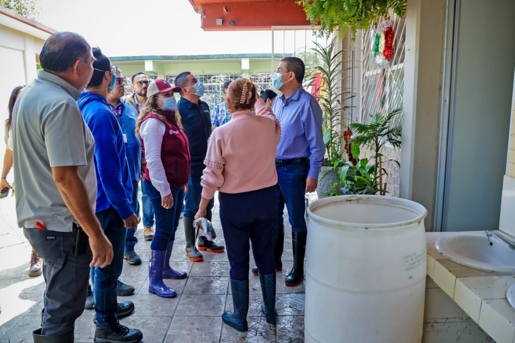 Avanzan trabajos en escuelas de Neza