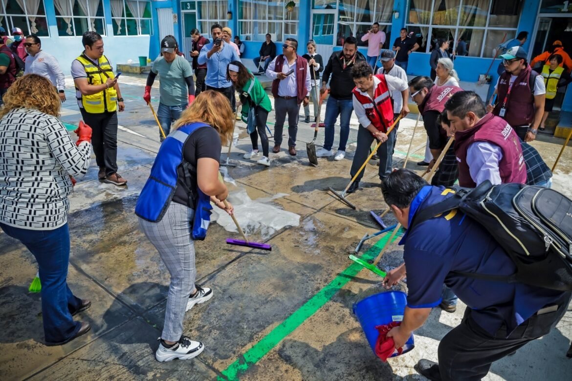 Avanzan trabajos en escuelas de Neza