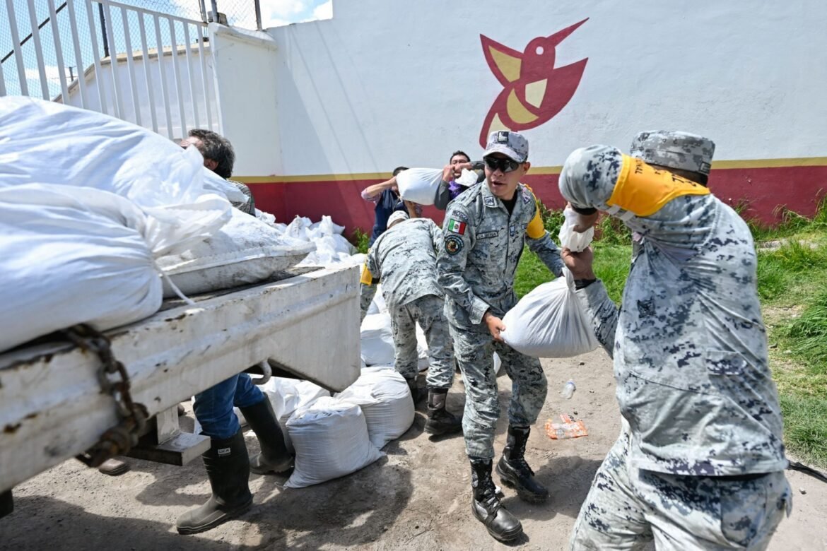 Gobierno del Estado de México refuerza bordos del Río Lerma para prevenir desbordamientos