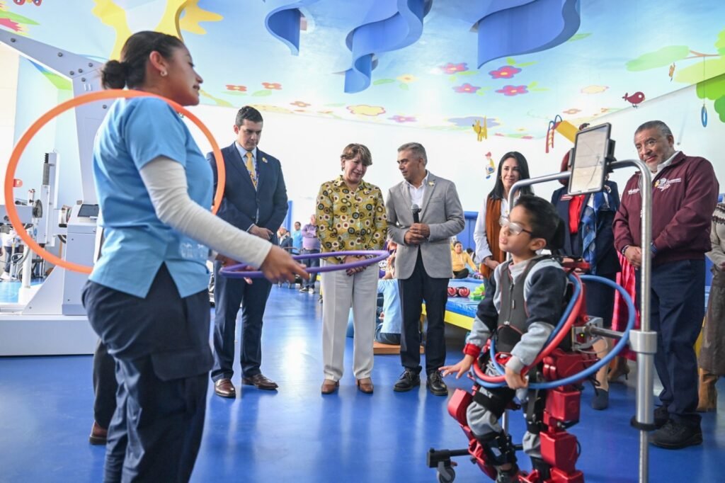 Entrega Gobernadora Delfina Gómez donativo de 25 mdp al Teletón