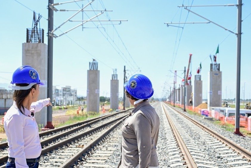 Supervisan Sheinbaum y Delfina Gómez avances del Tren México-Pachuca