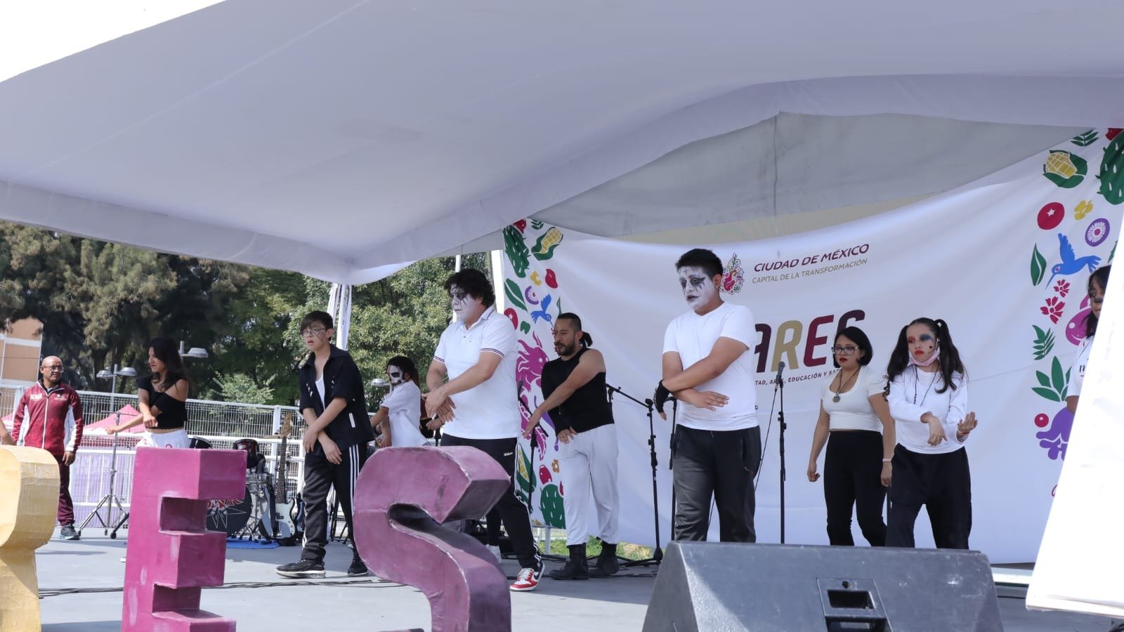 PILARES reconoce a más de 500 egresados en su primer cierre de actividades