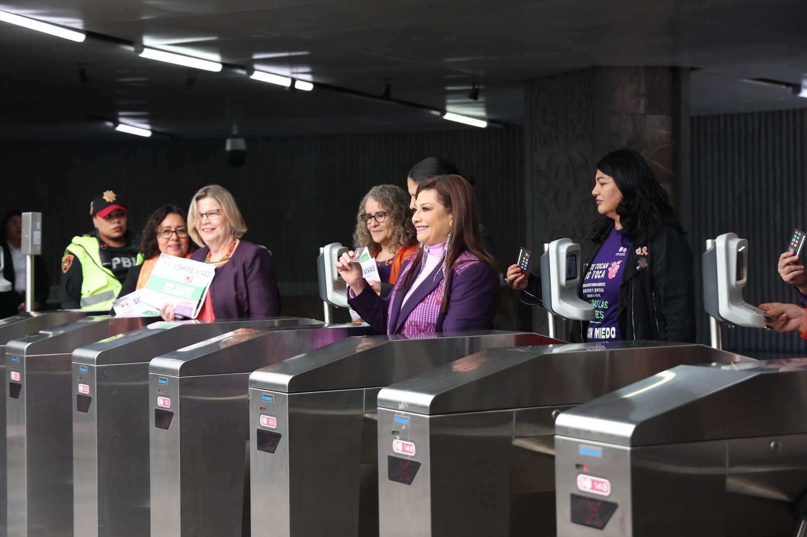 Clara Brugada pone en marcha la campaña “Si te tocan nos toca”