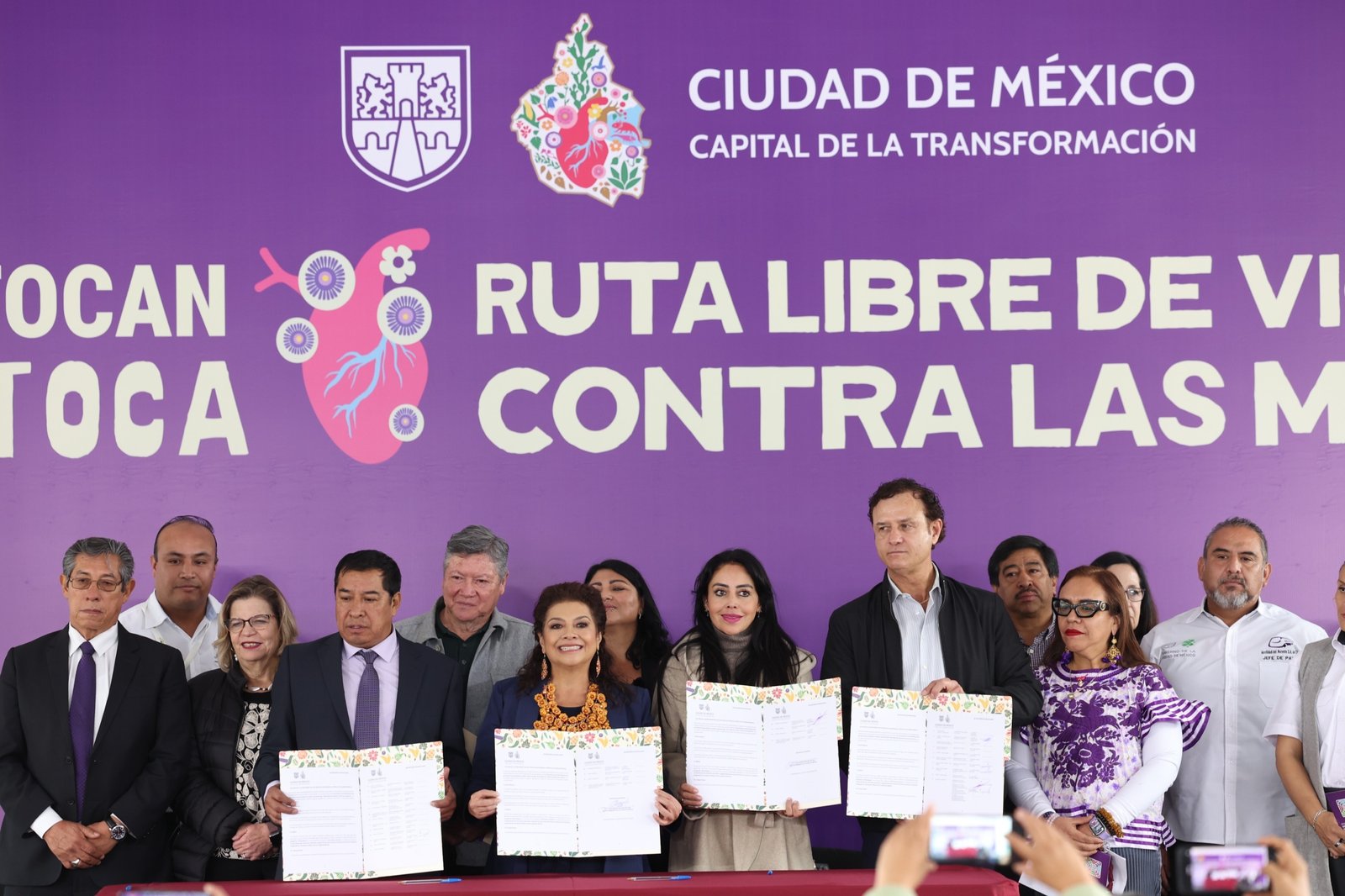 Firman convenio para garantizar viajes seguros y libres de violencia para niñas y mujeres