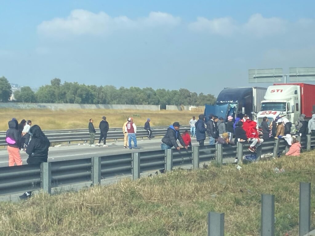 Bloqueo y caos vial en el Arco Norte por protesta de transportistas