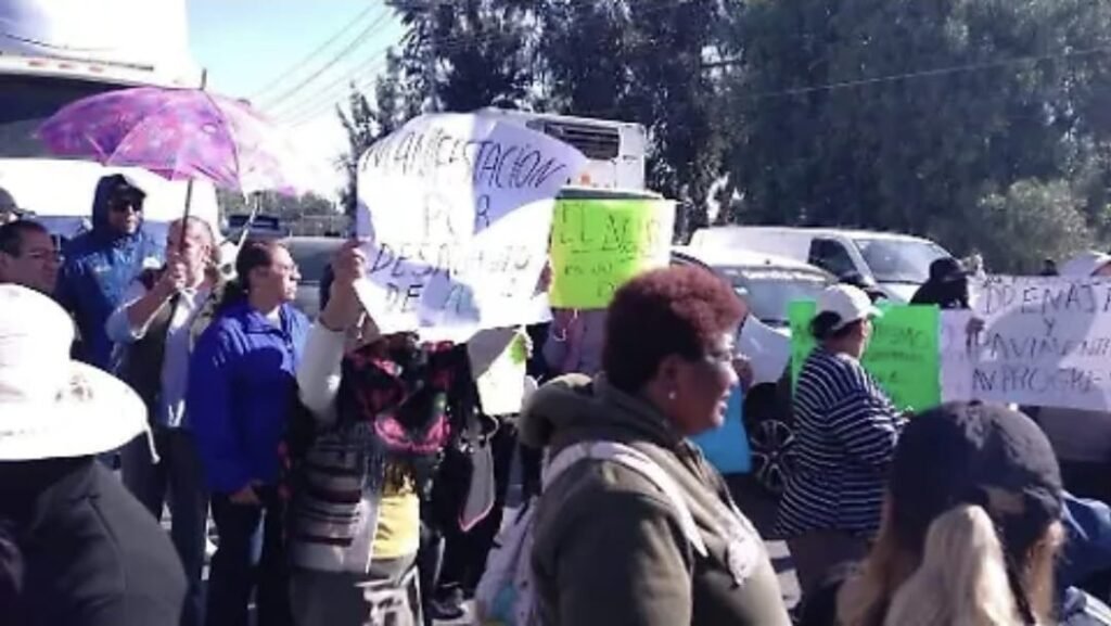 Gobierno de Chalco no cumplió acuerdos y familias volvieron a cerrar la carretera