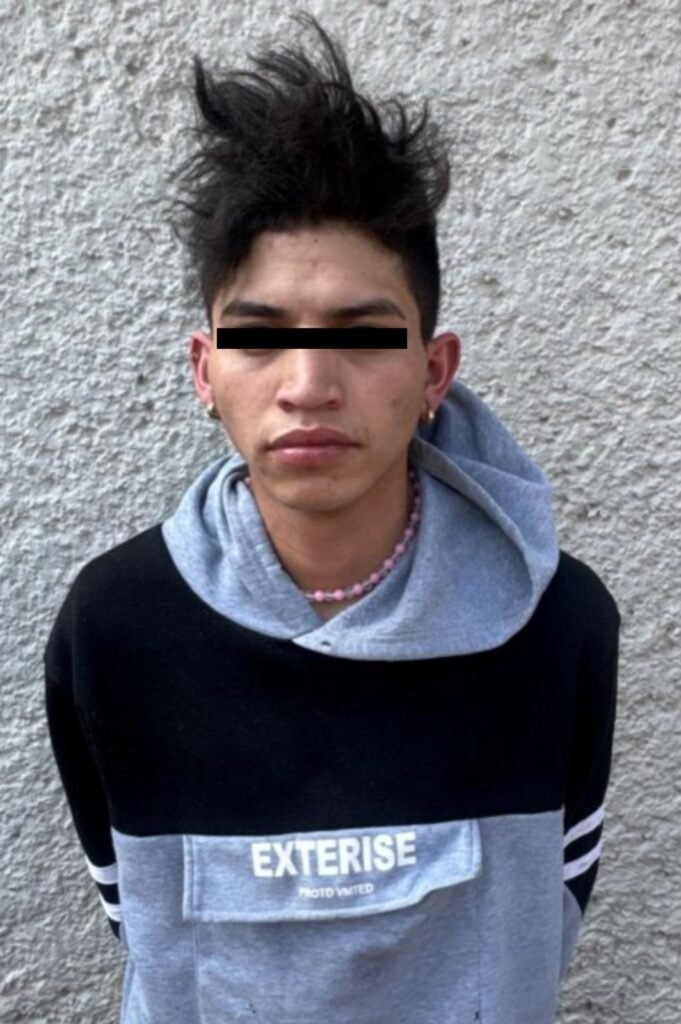 Detienen en Ecatepec a dos presuntos responsables de acopio de armas artesanales